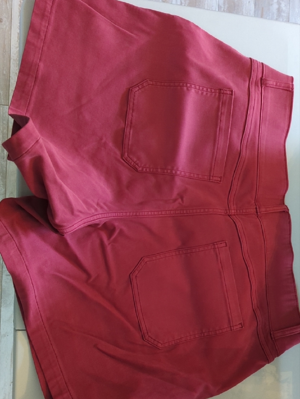 SPANX Red/Fuschia Sculpting 6inch Twill Short with Panel Detailing - Picture 3 of 3